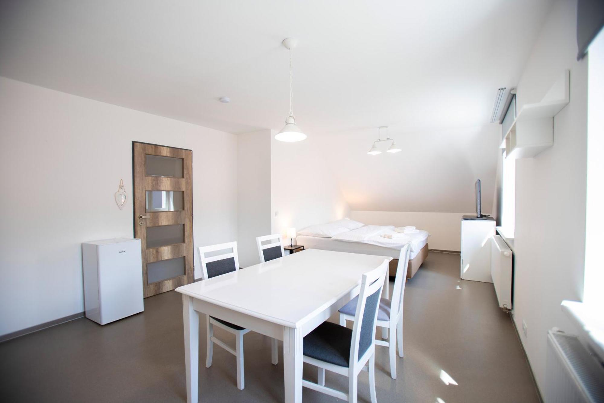 Amenity Apartmany פרנה מראה חיצוני תמונה