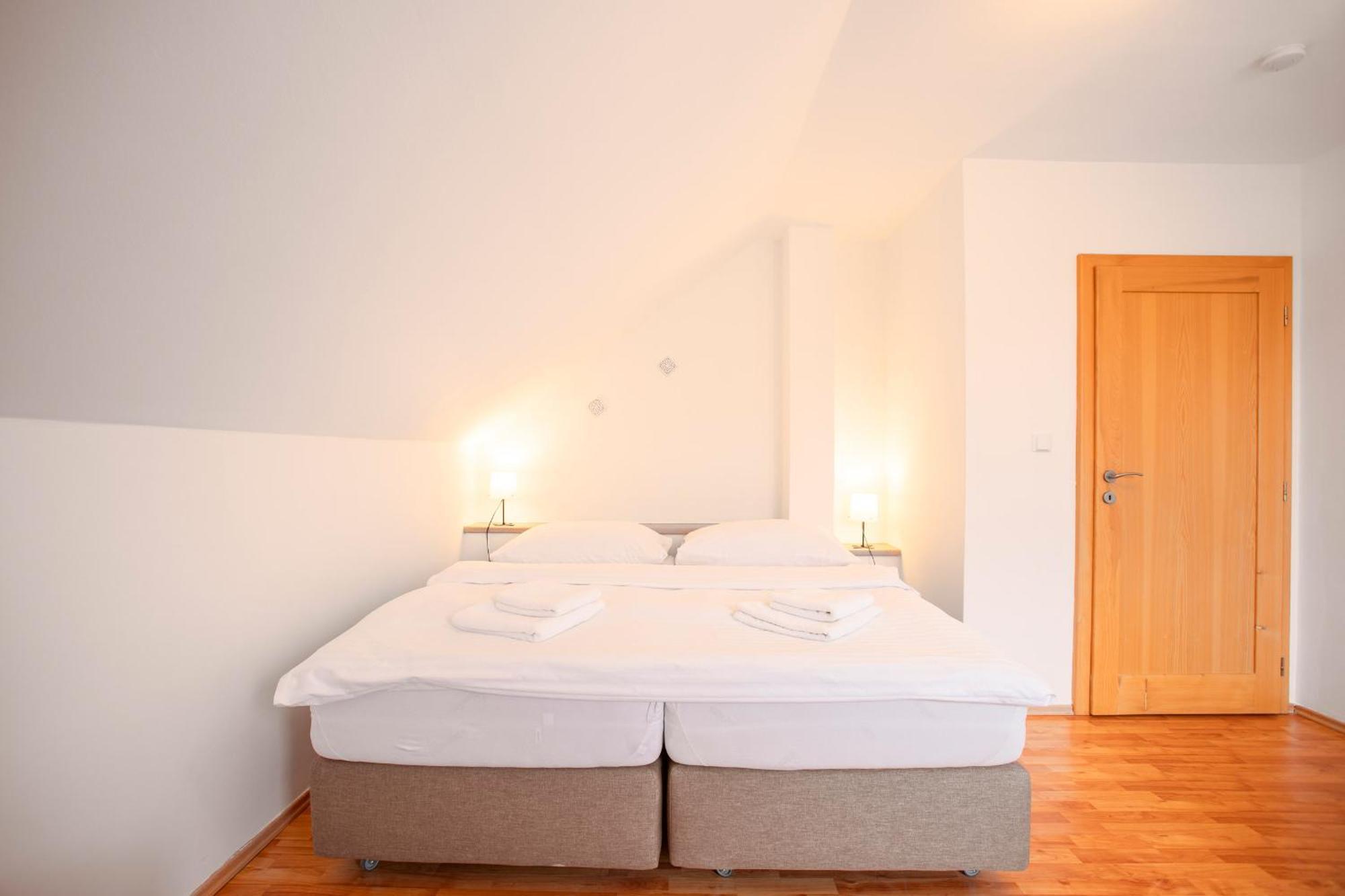 Amenity Apartmany פרנה מראה חיצוני תמונה