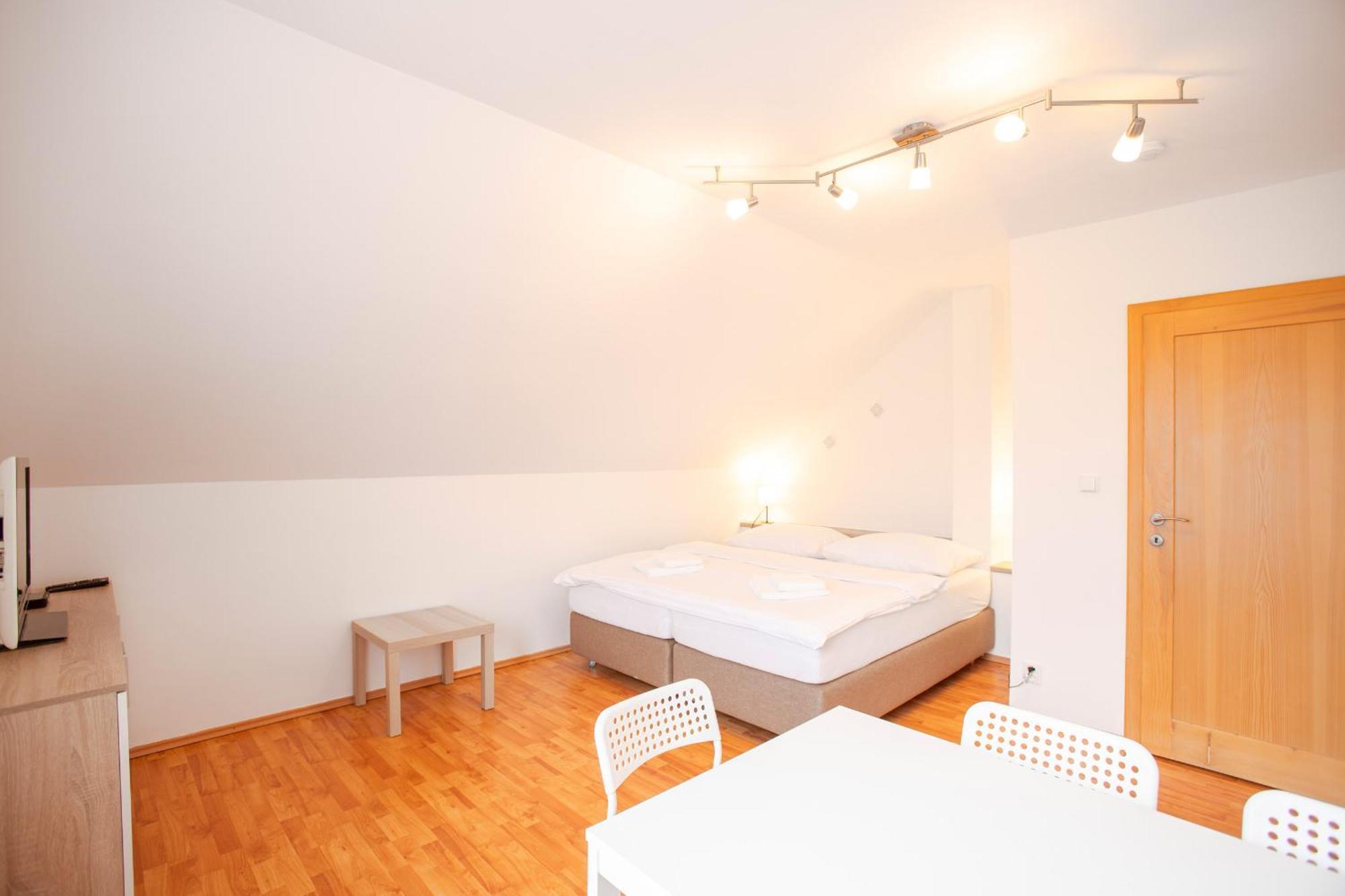 Amenity Apartmany פרנה מראה חיצוני תמונה